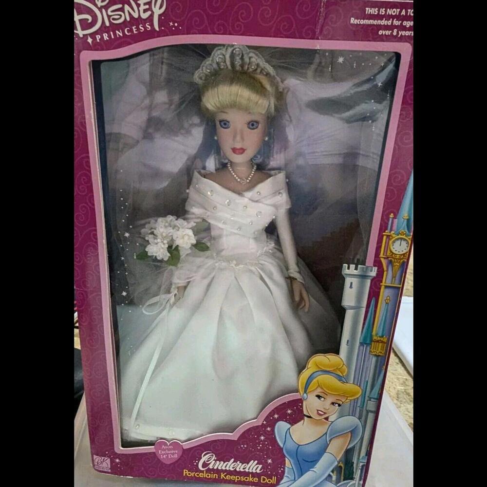 Disney Doll Princess Cinderella Bride Porcelain Brass Key Very Rare NIB Vintage